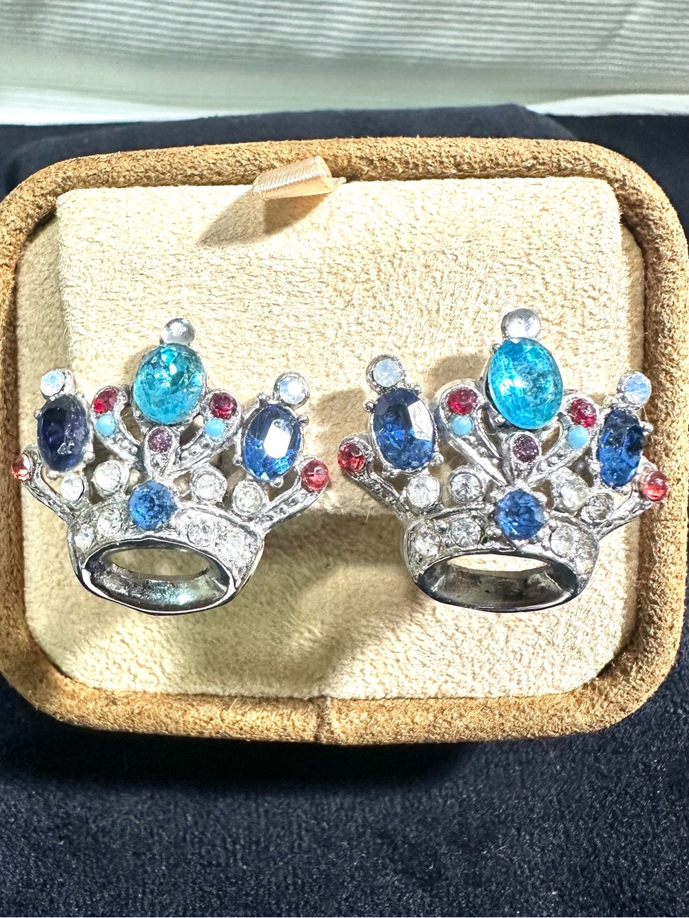 Vtg: signed CORO Jeweled Crown Screw Back Earrings